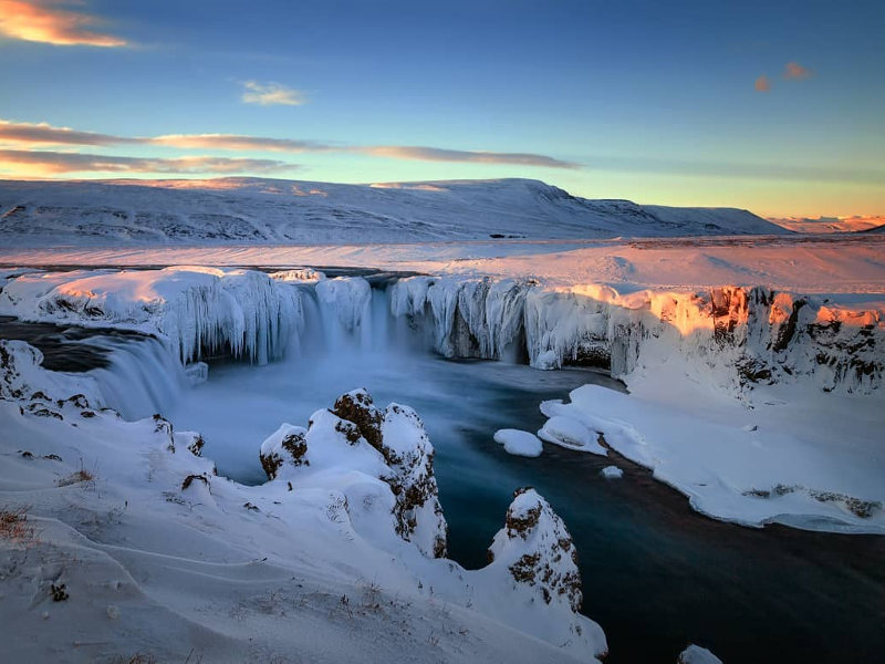 Какую страну называют страной льда и огня. Исландия Ледяная Страна. Исландия Страна льдов. Необычные места Исландия фото. Кухня Исландии.